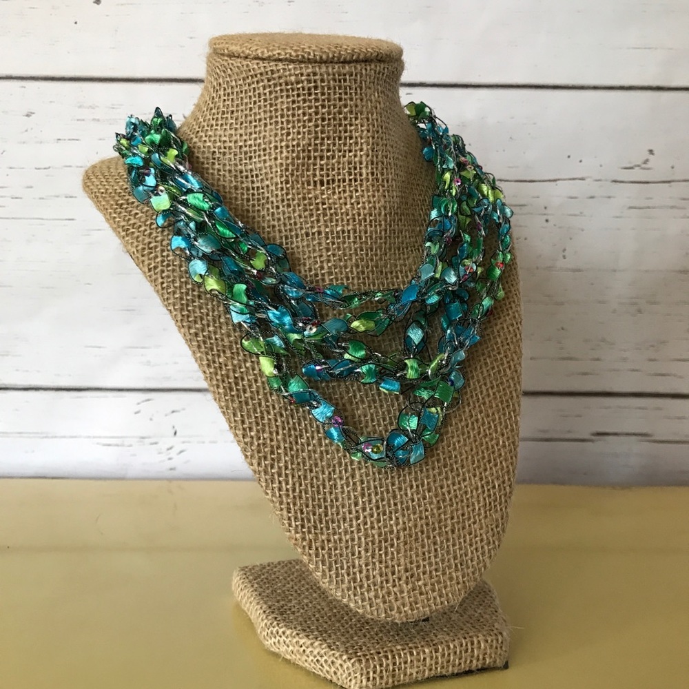 Whisper Jewels knitted necklace